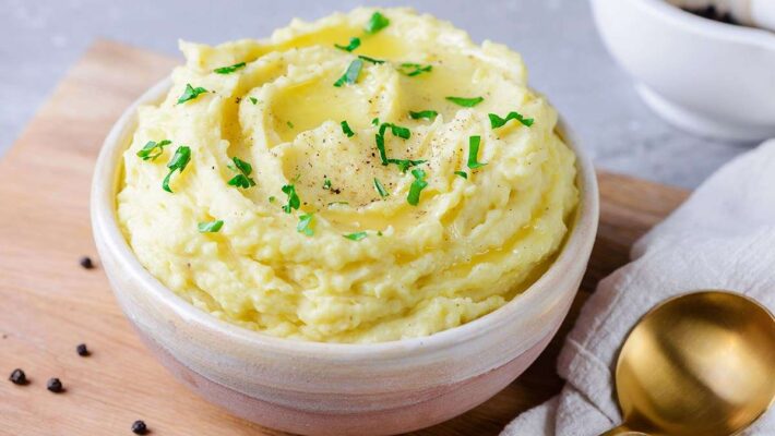 Dinh Dưỡng Cho Người Niềng Răng: Ăn Gì Để Không Đau Và Răng Vẫn Chắc?
